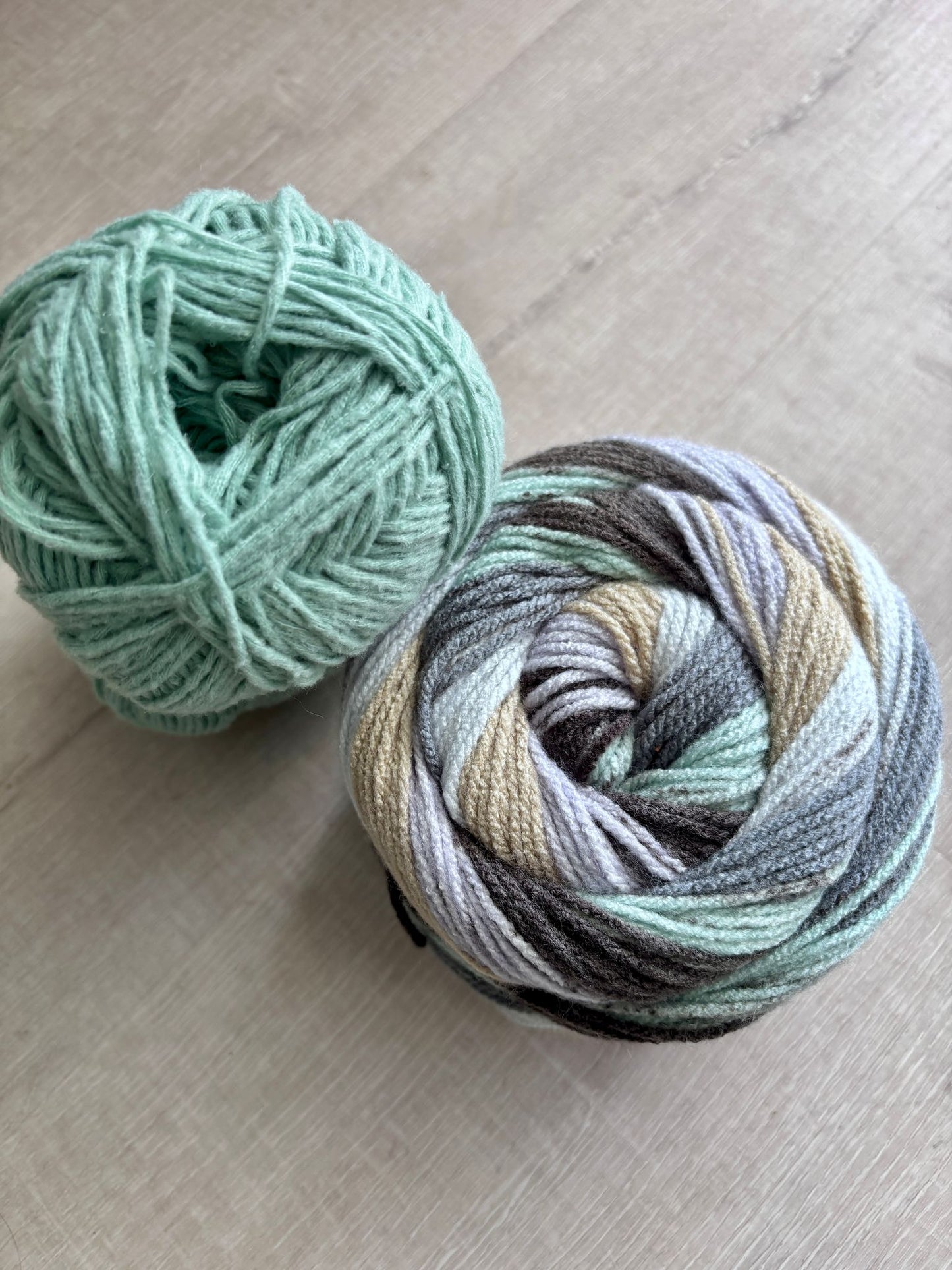 Cardigan Duo Knitting Kit