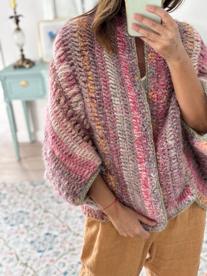 Cardigan Inés tonos fucsias/rosa