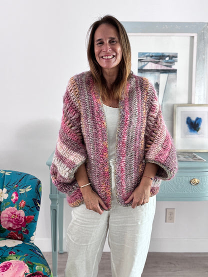 Cardigan Inés tonos fucsias/rosa